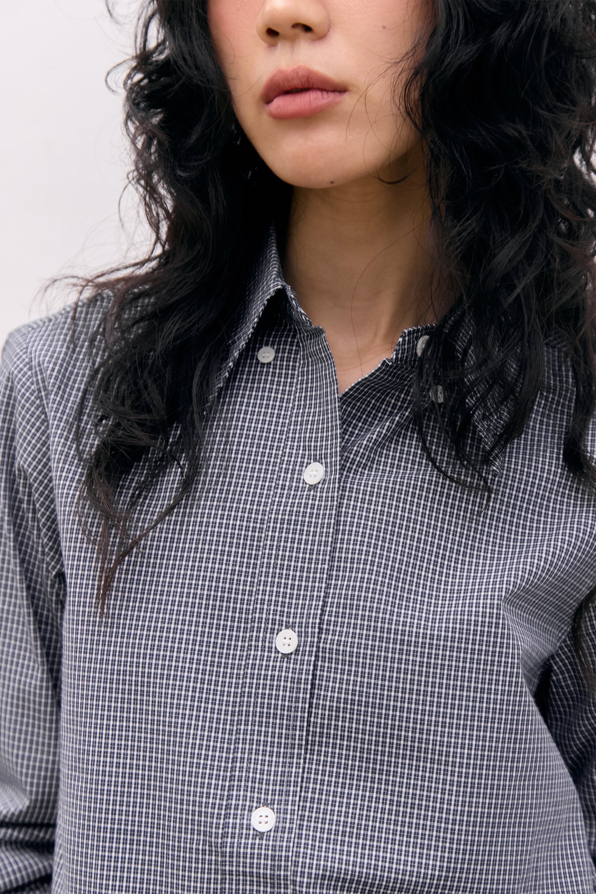 CHEMISE À CARREAUX À MANCHES RETROUSSÉES_NOIR