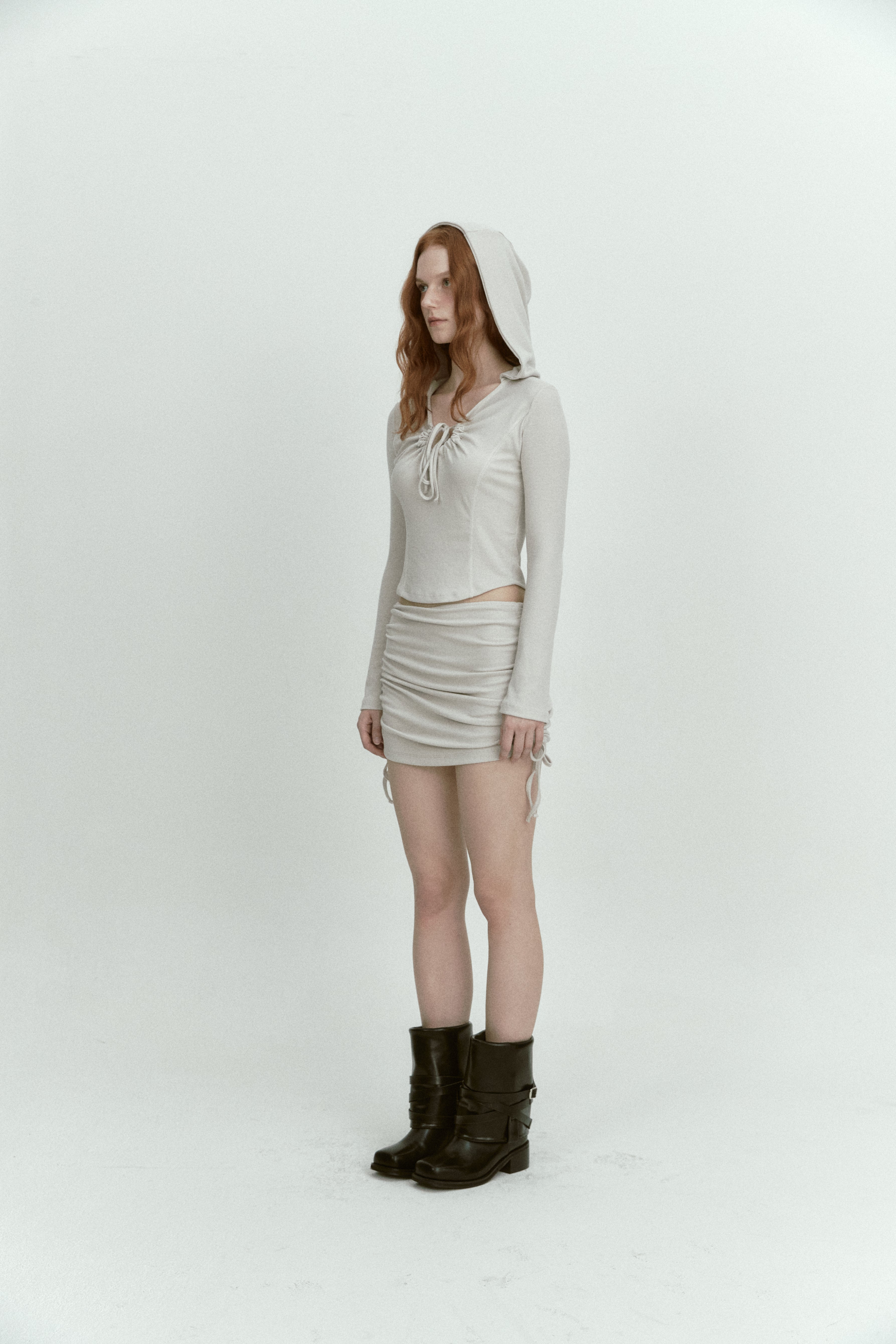 BACKLESS HOOD HOLE T_BEIGE