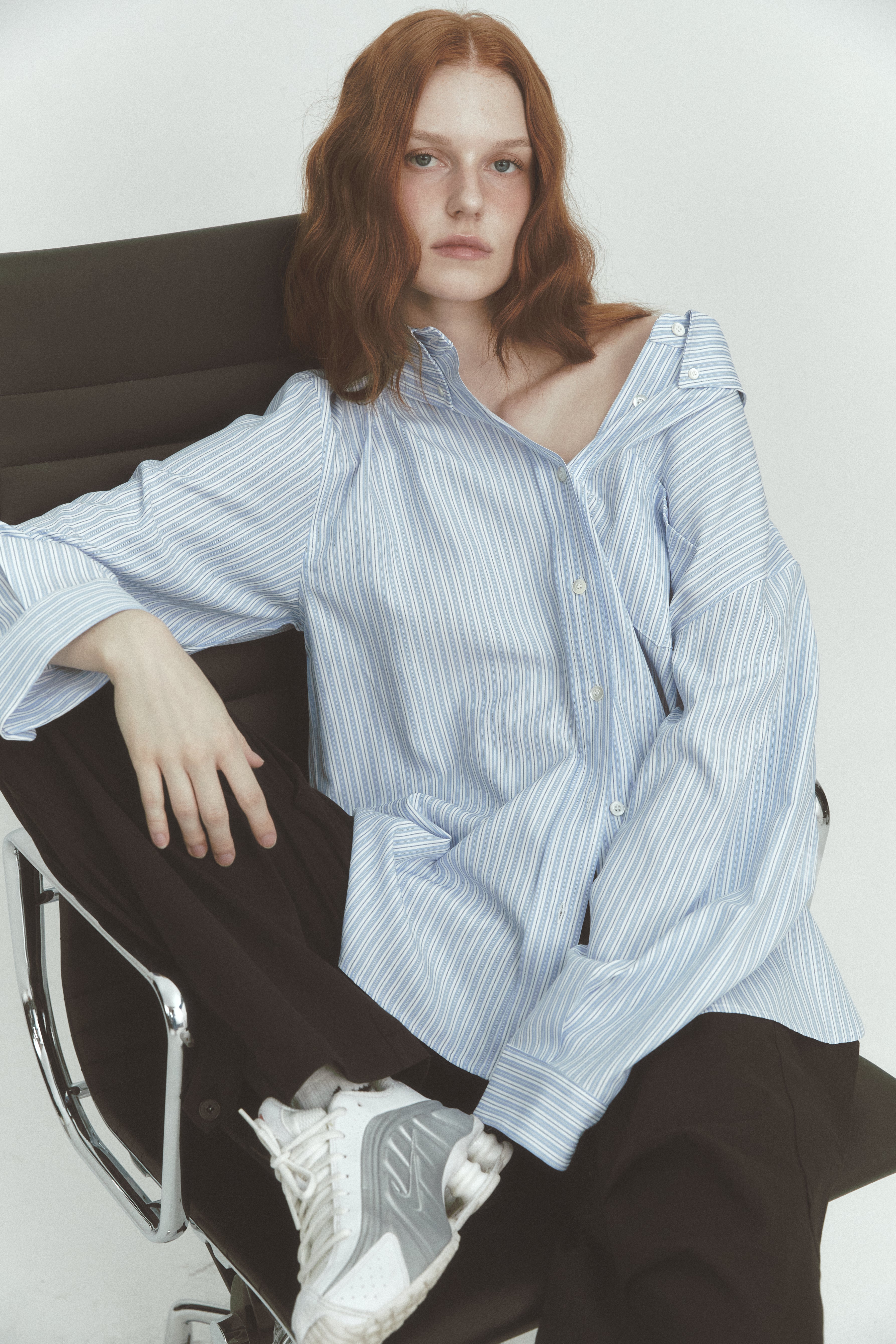 STRIPE OFF SHOULDER SHIRTS_BLUE