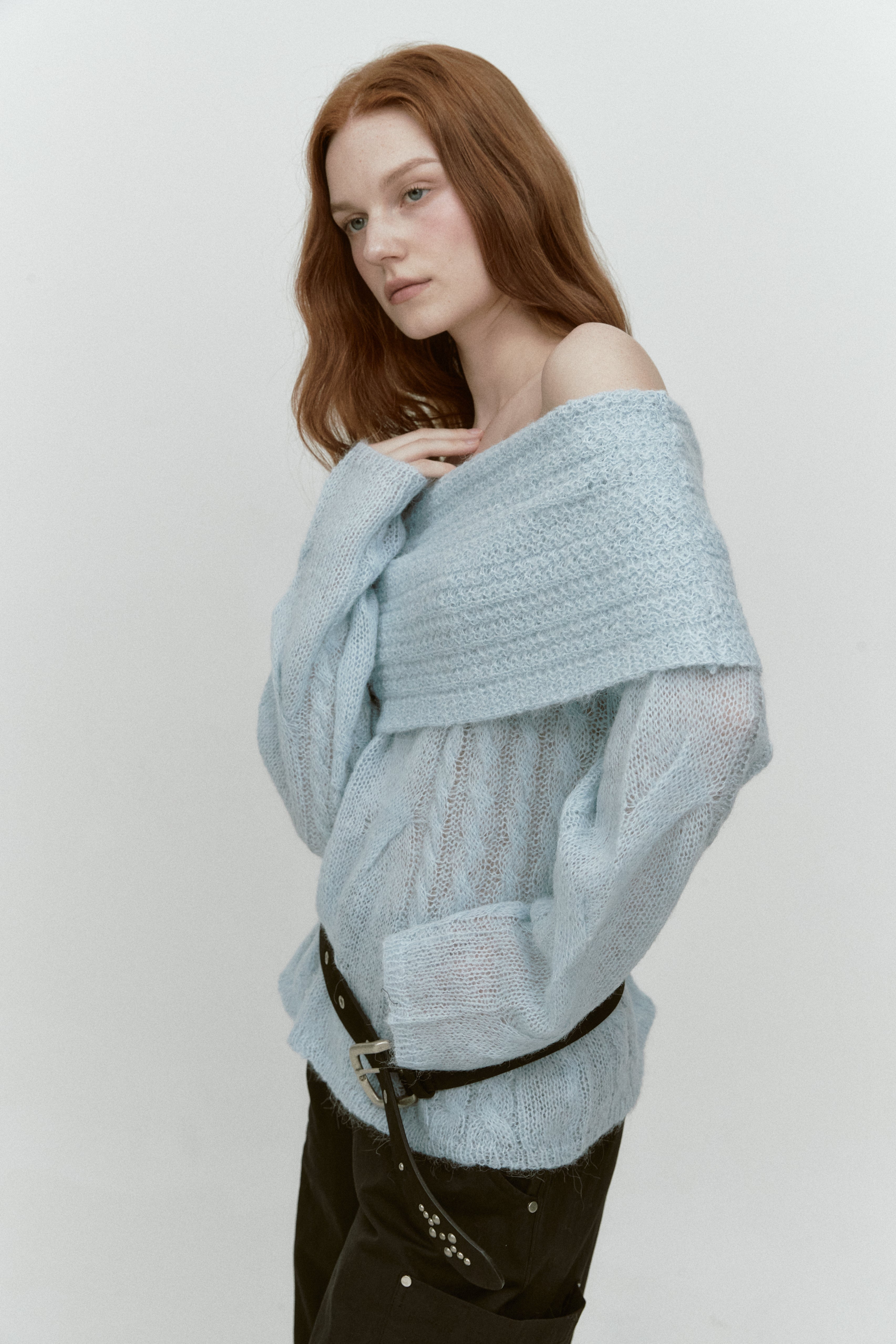 ALPACA TWIST OFF SHOULDER KNIT_SKY BLUE