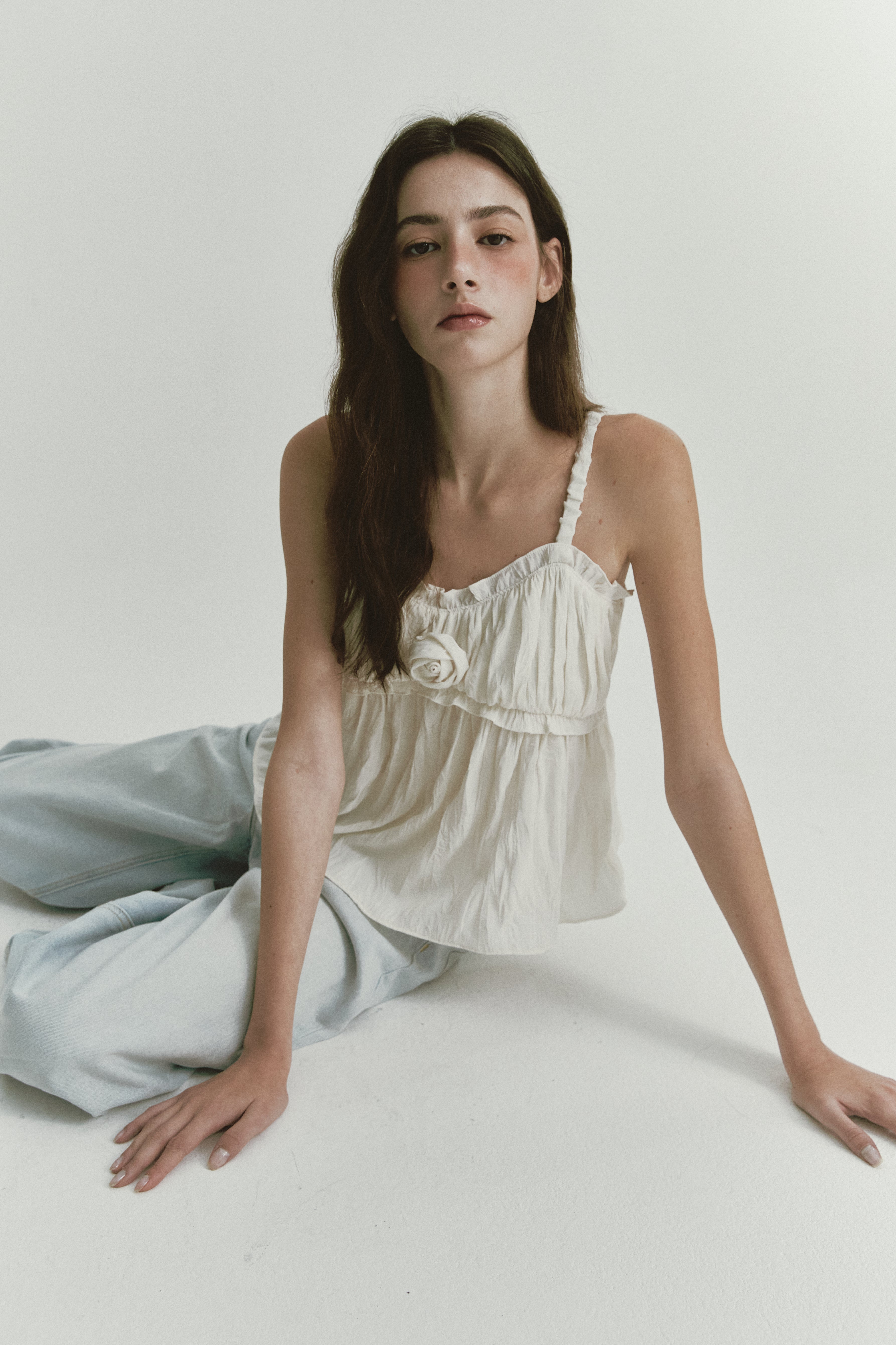 ROMANTIC FRILL SLEEVELESS BLOUSE_IVORY