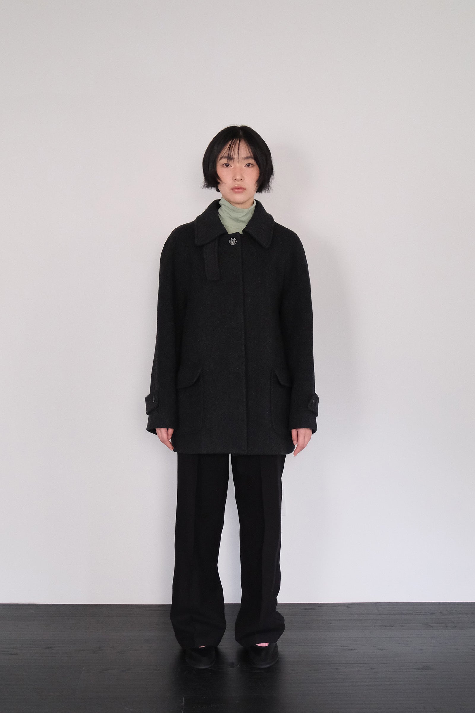 MOUI MANTEAU COURT EN LAINE CLASSIQUE_GRIS FONCÉ