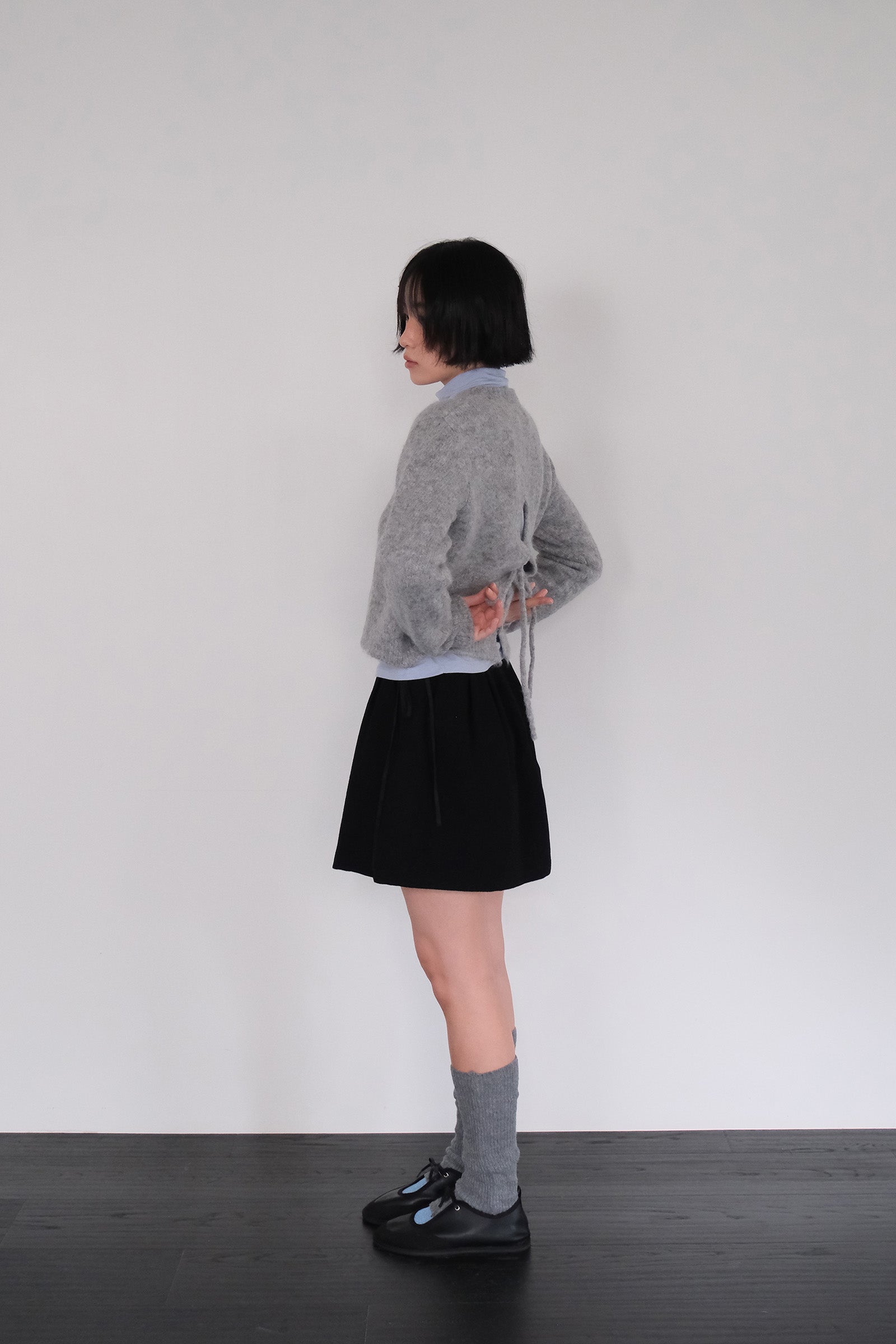 MOUI CARDIGAN EN ALPAGA À FENTE AVEC RUBAN_GRIS