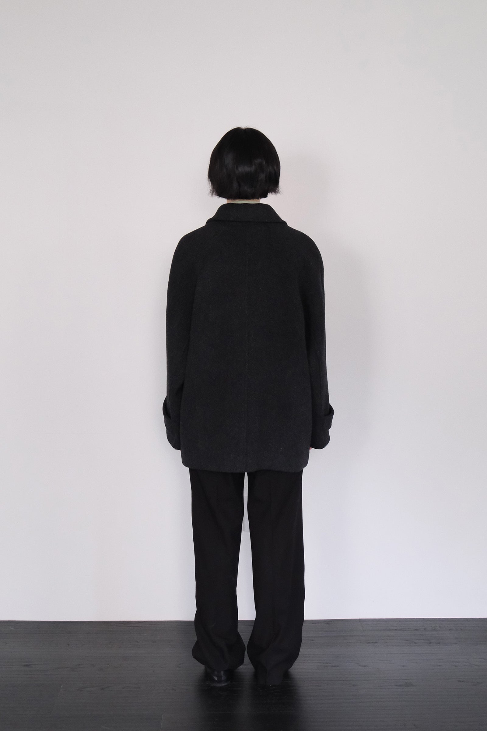 MOUI MANTEAU COURT EN LAINE CLASSIQUE_GRIS FONCÉ