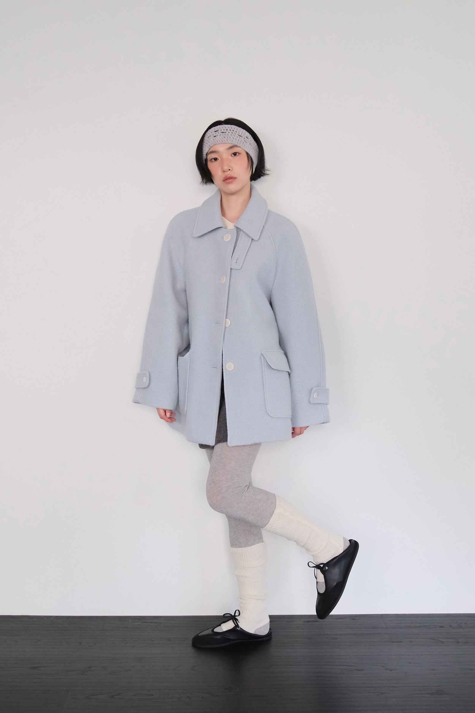 MOUI MANTEAU COURT CLASSIQUE EN LAINE_BLEU CLAIR