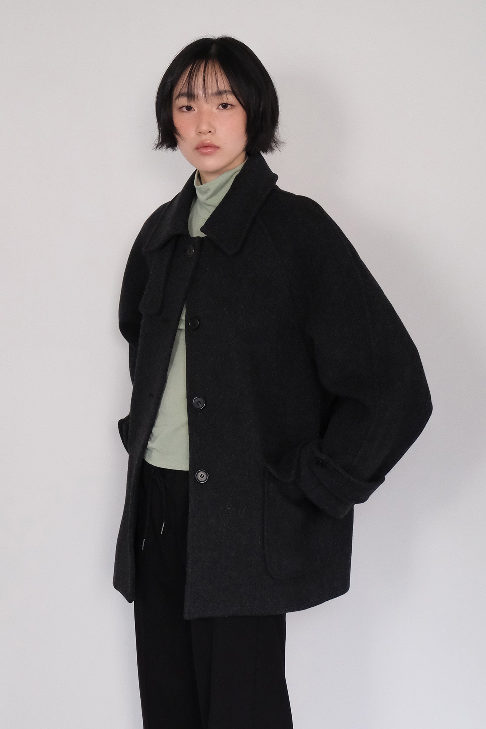 MOUI MANTEAU COURT EN LAINE CLASSIQUE_GRIS FONCÉ