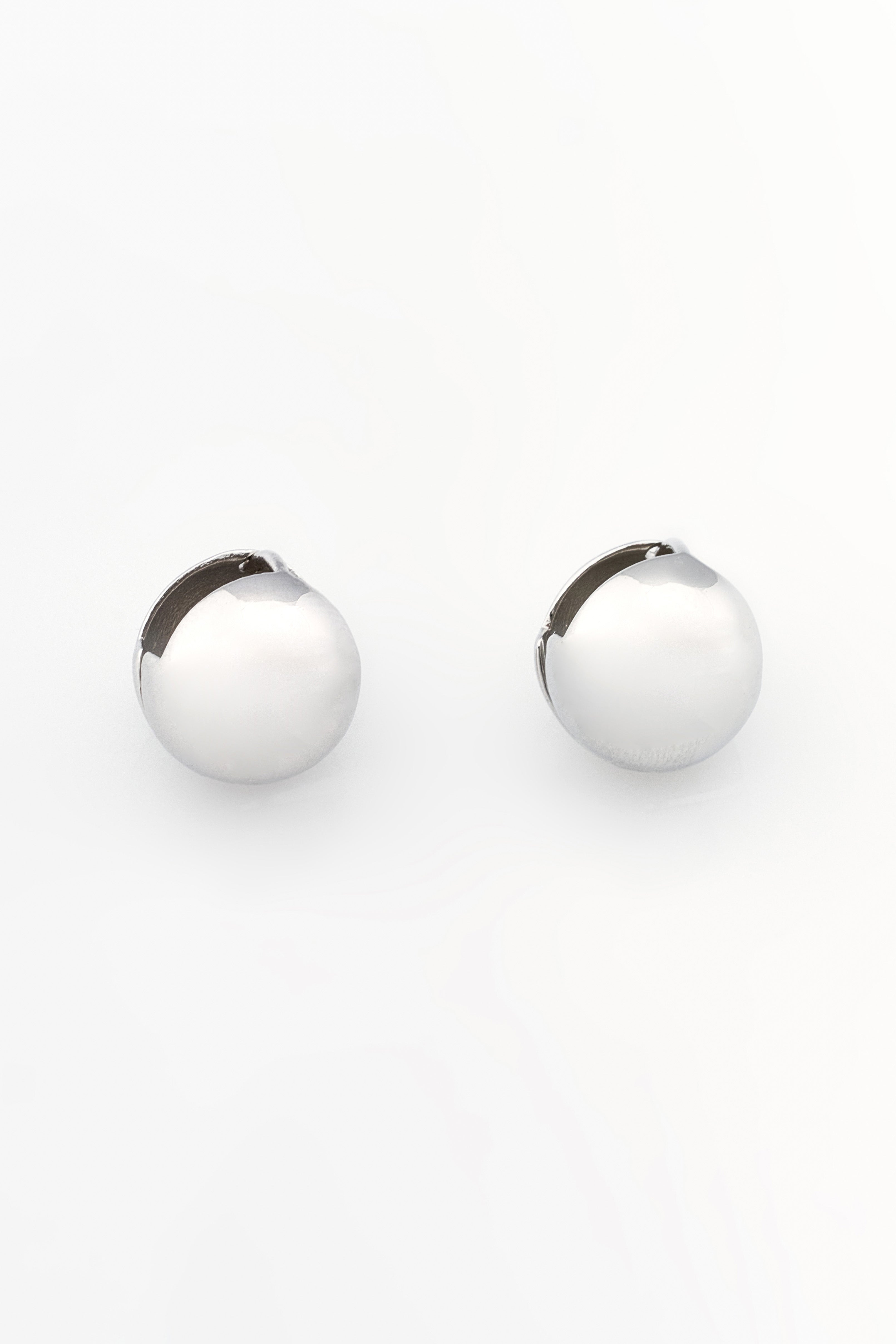 FINE O' KIND, BOUCLES D'OREILLES CRUNCH BALL_ARGENT