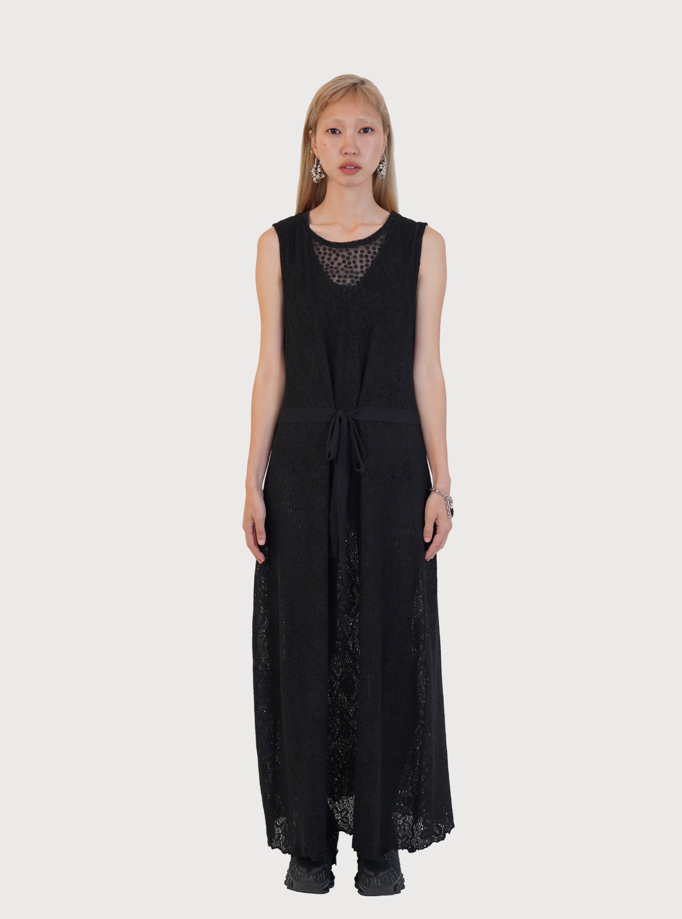 AKOL. ROBE EN MAILLE EN JACQUARD FLORAL_NOIR