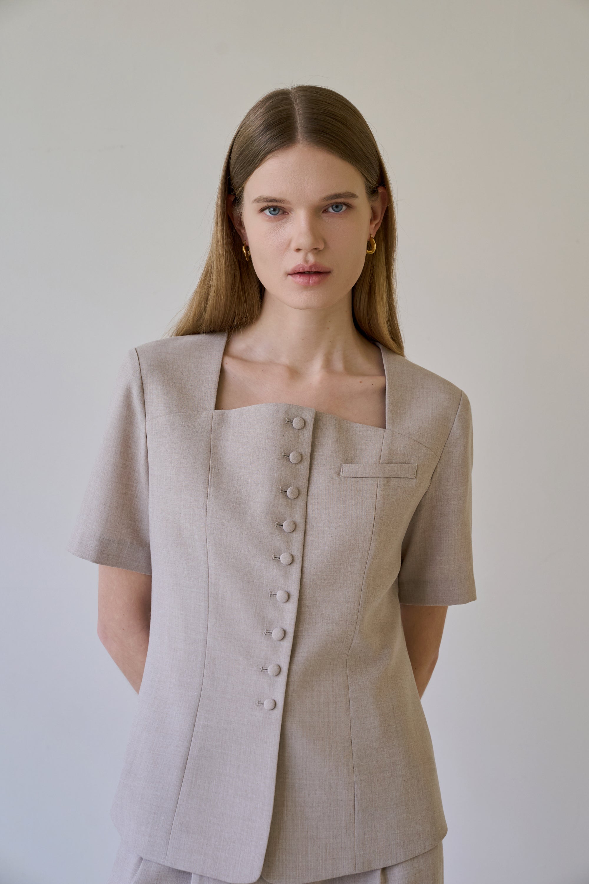  NOUE BUTTON BLOUSE_BEIGE
