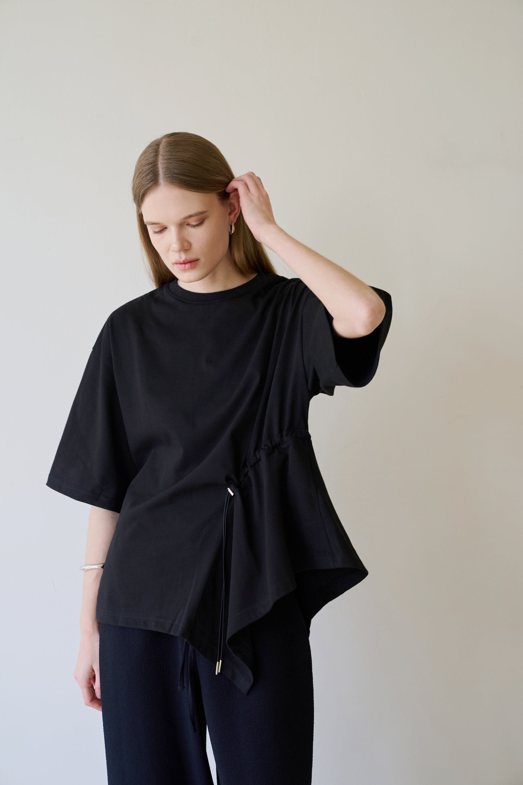 UNBALANCE DRAWSTIRING T-SHIRT_NOIR