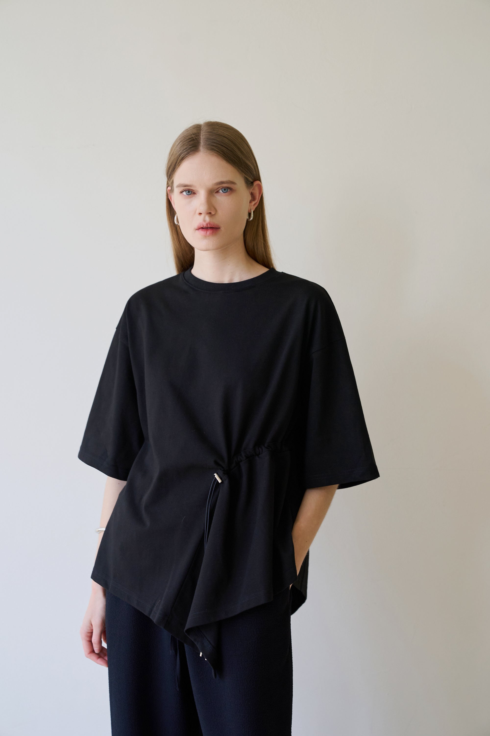 UNBALANCE DRAWSTIRING T-SHIRT_NOIR