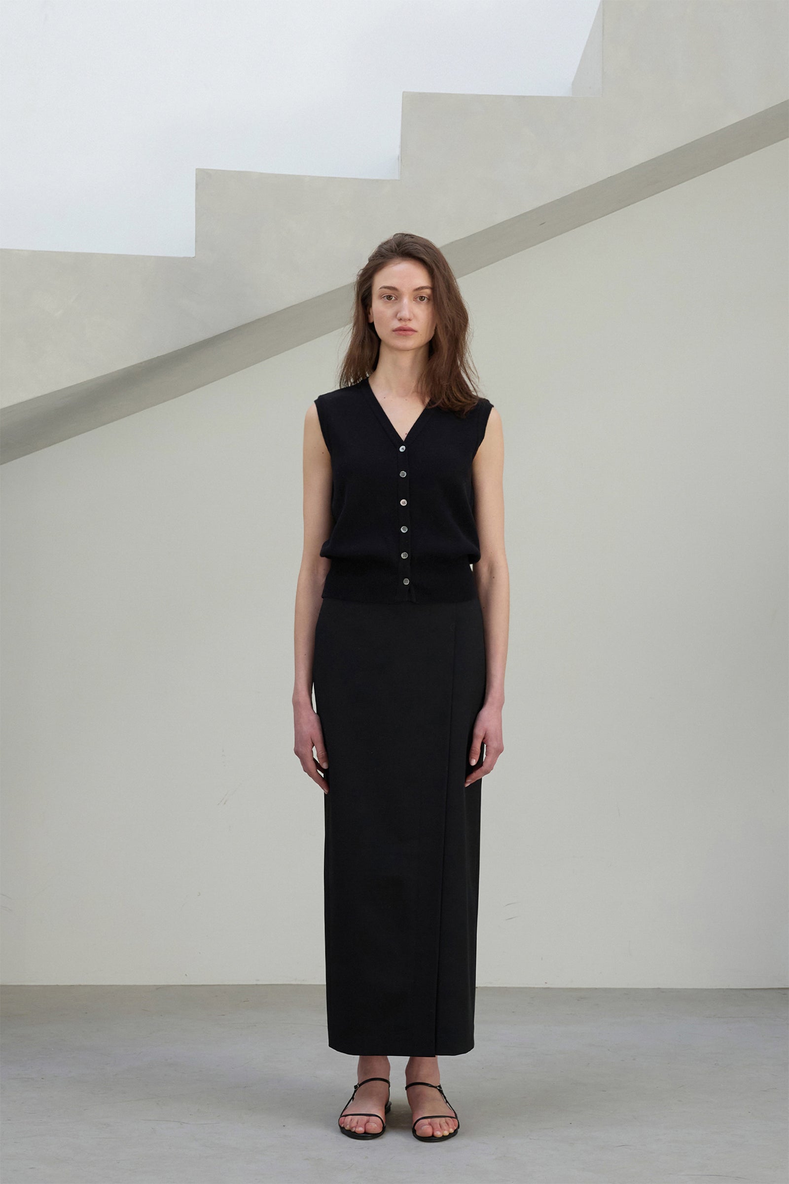 DEIN V NECK KNIT VEST_NOIR