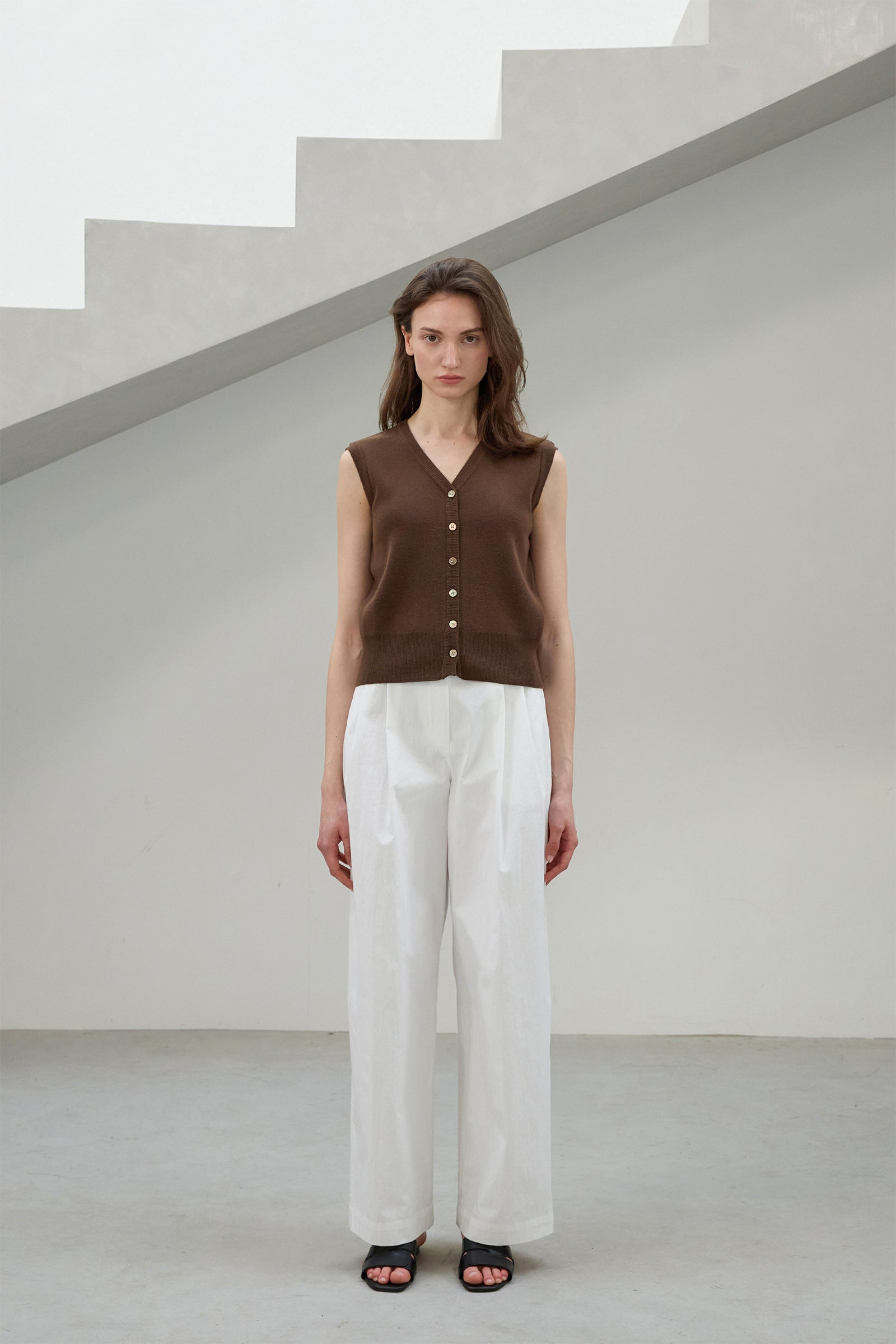 DEIN V NECK KNIT VEST_MARRON