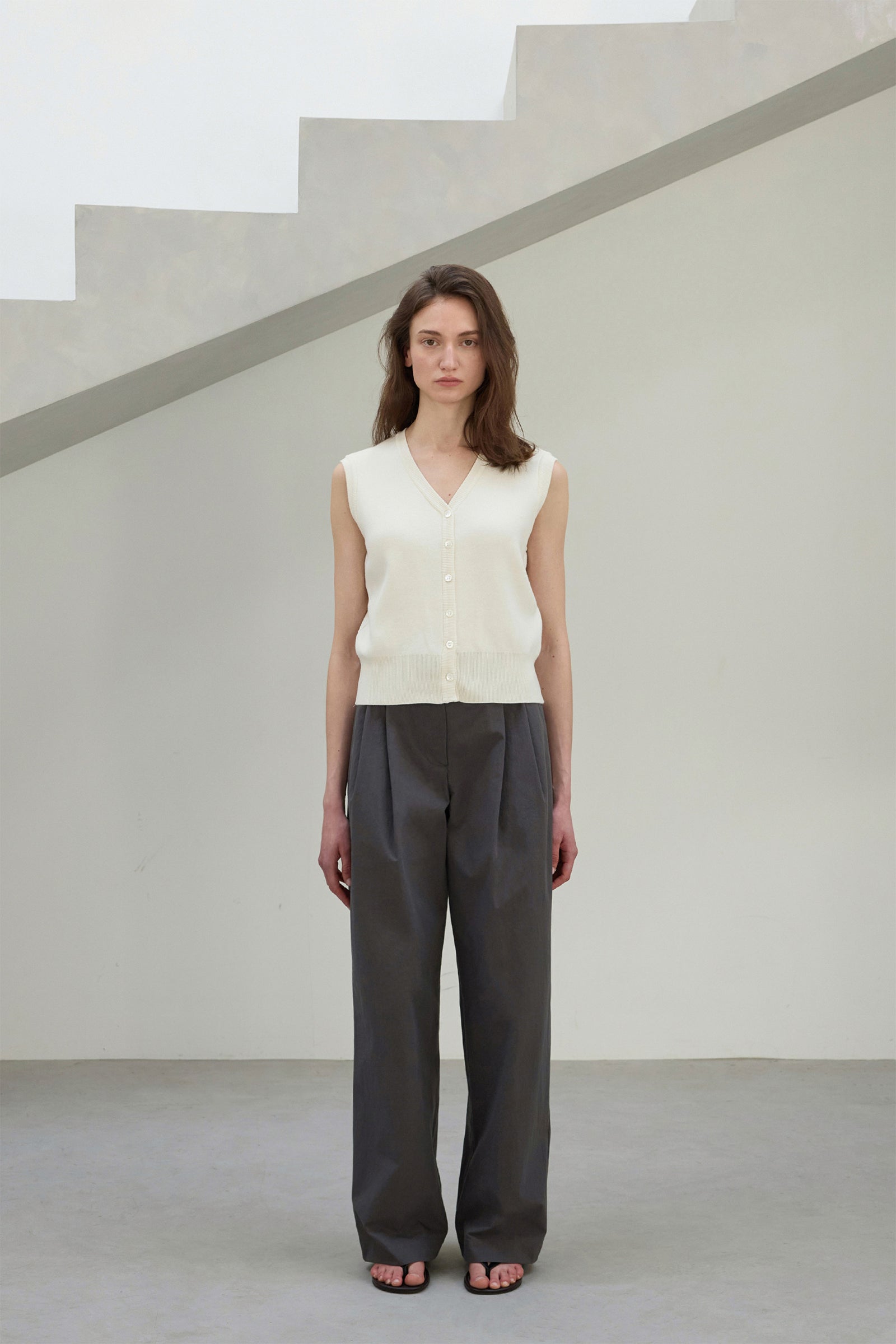DEIN V NECK KNIT VEST_IVOIRE