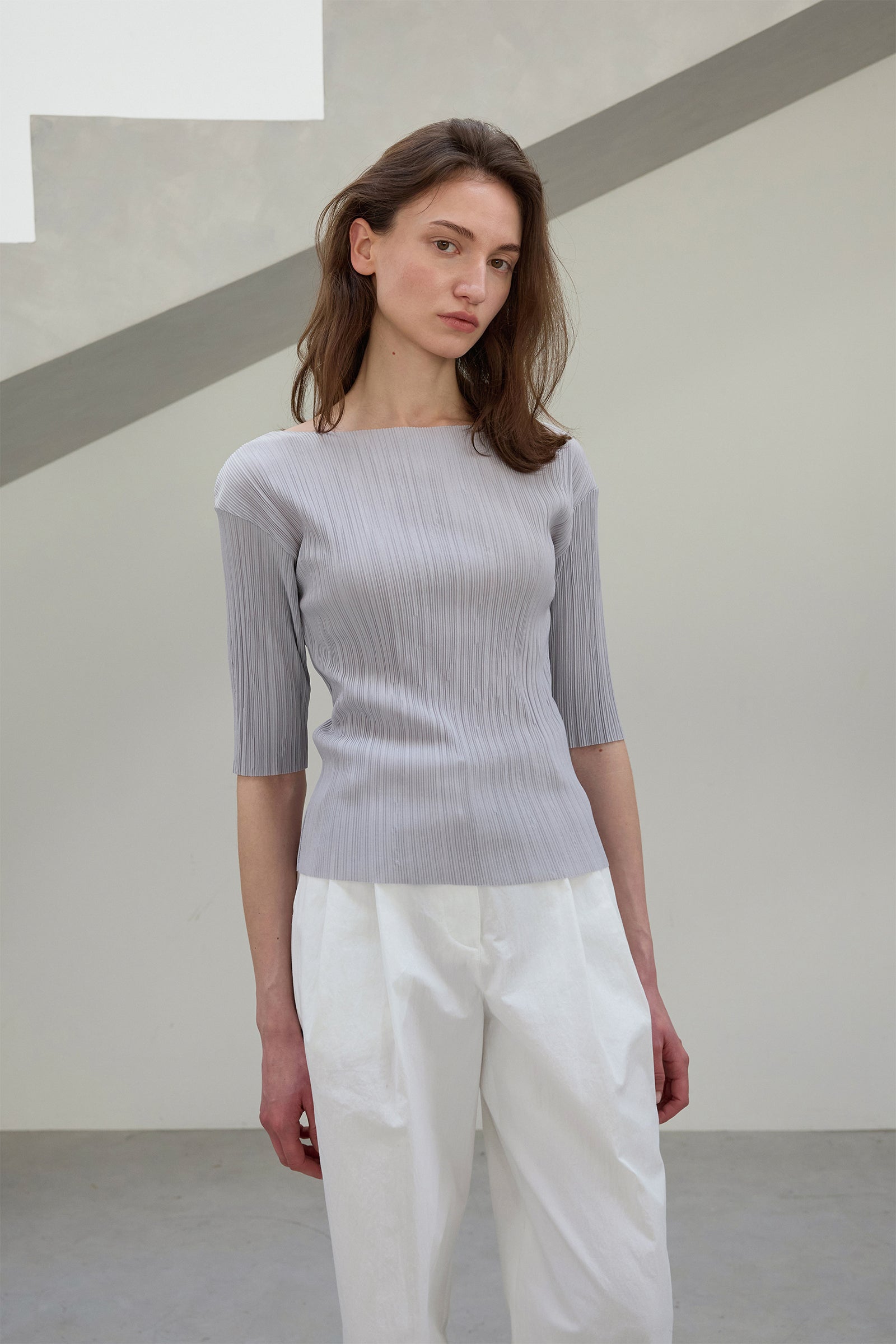 PLEATS HALF TOP_GRIS CLAIR 