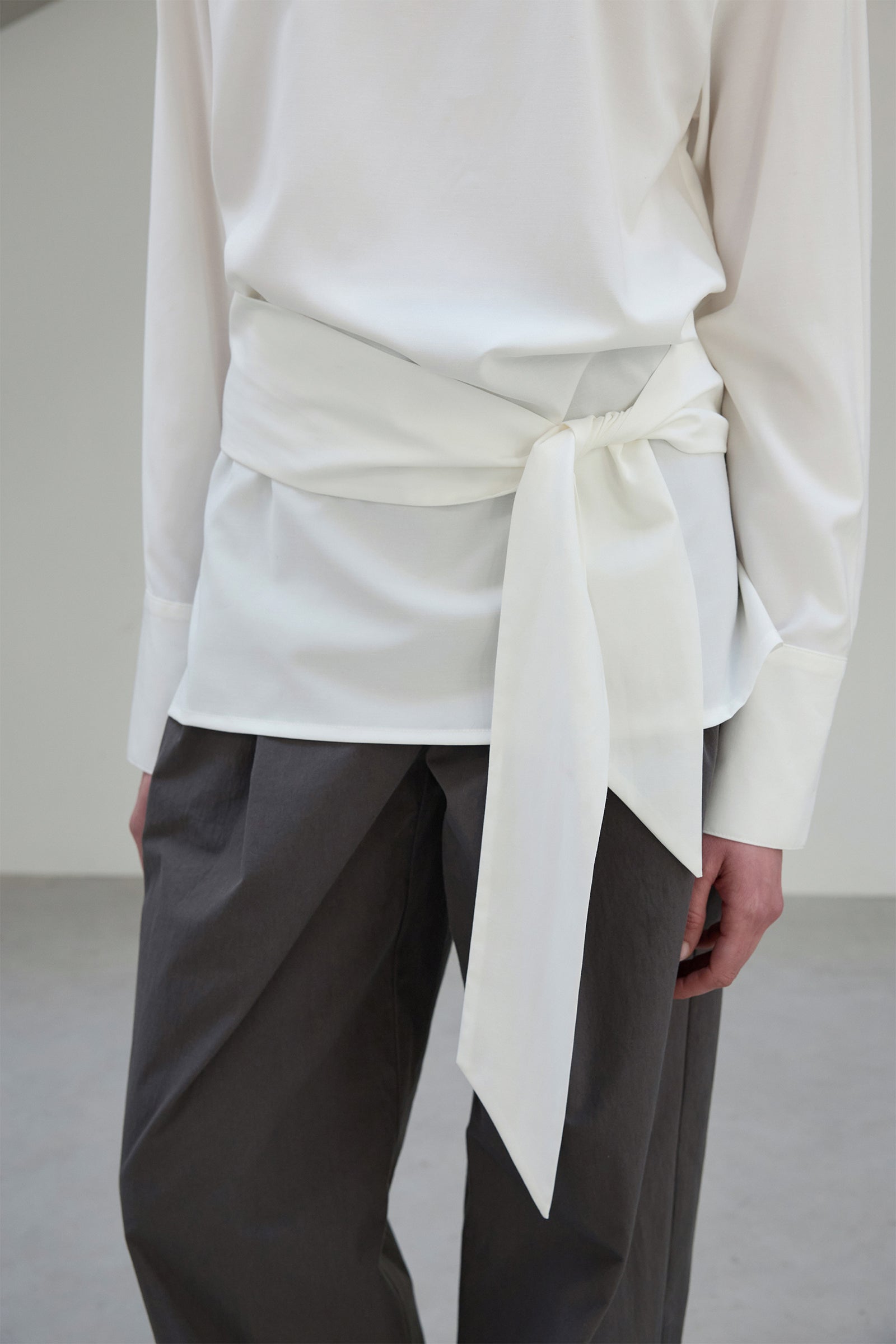 STRAP BLOUSE_IVORY