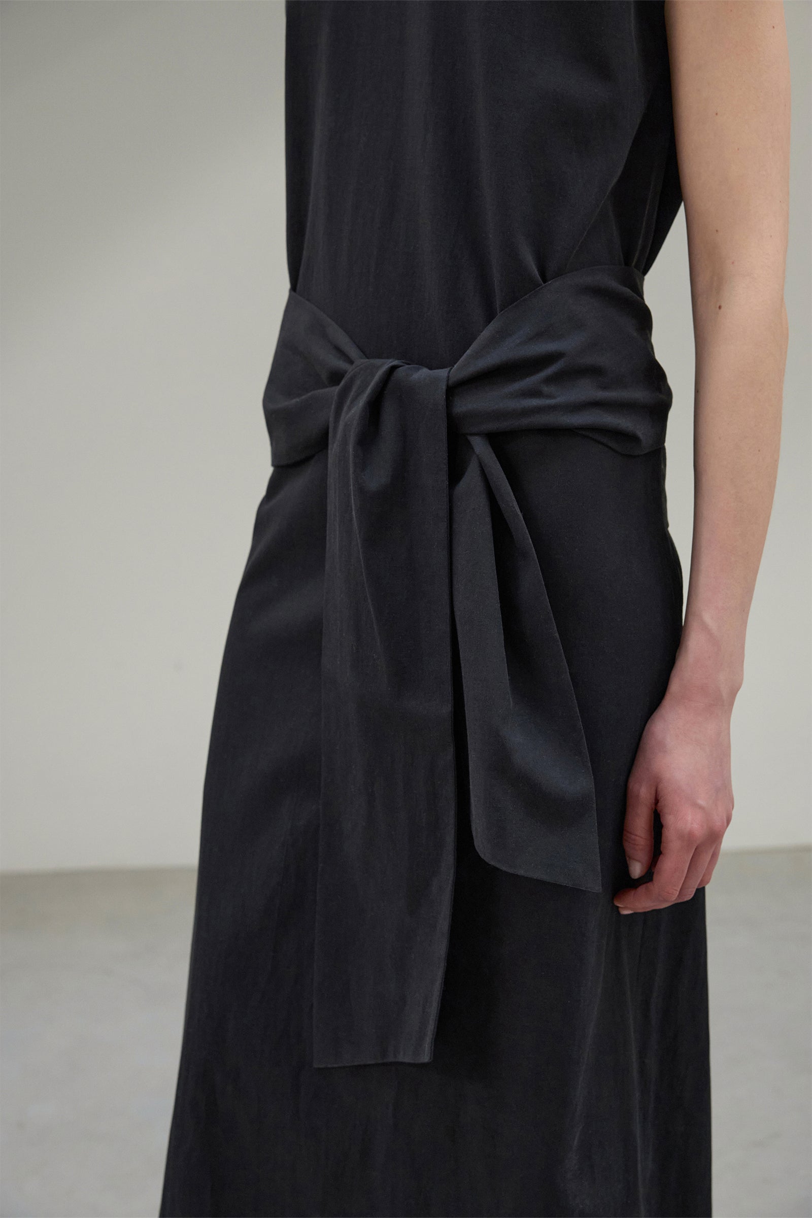 STRAP MAXI DRESS_BLACK