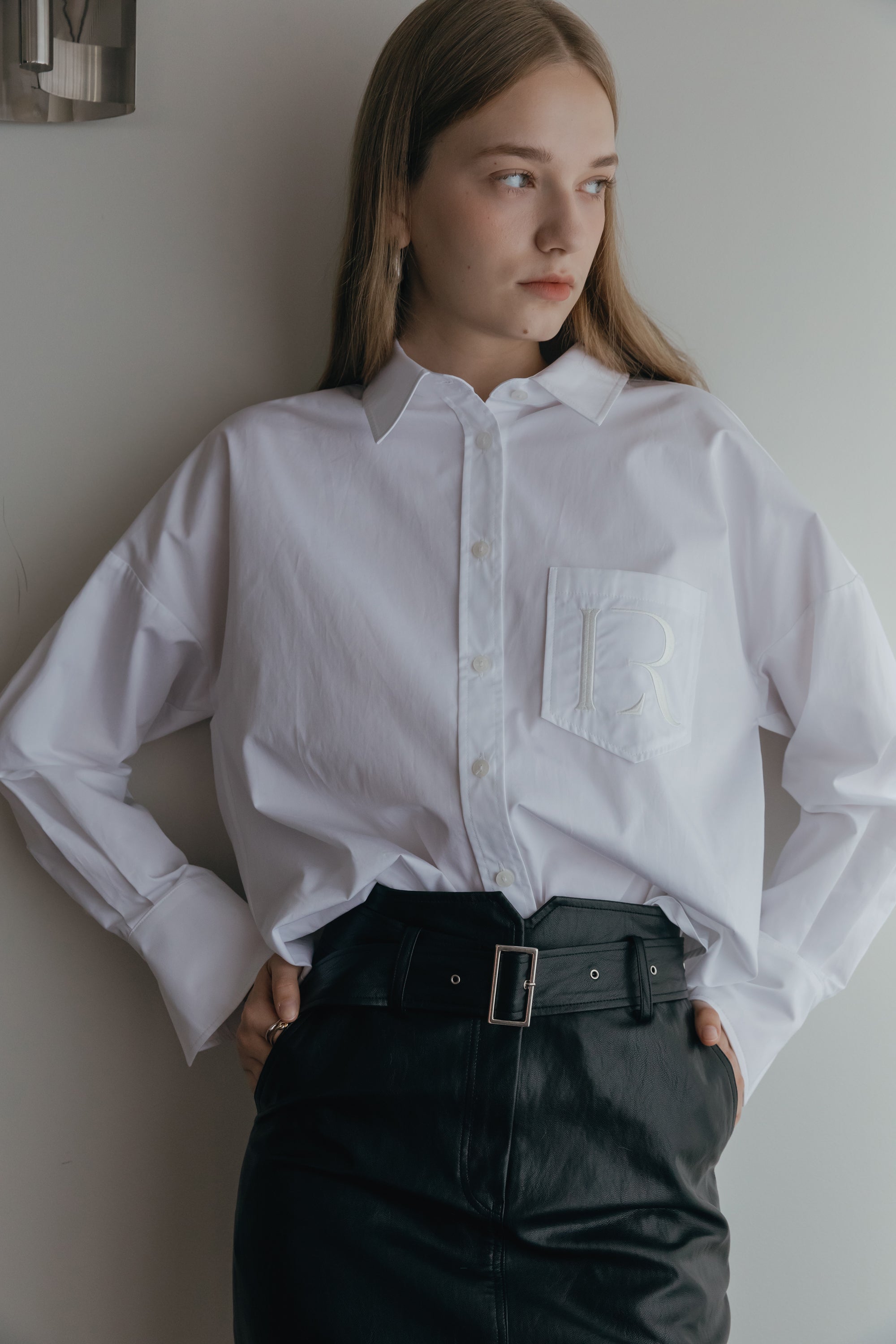 R-LOGO OVERSIZED SHIRT_WHITE