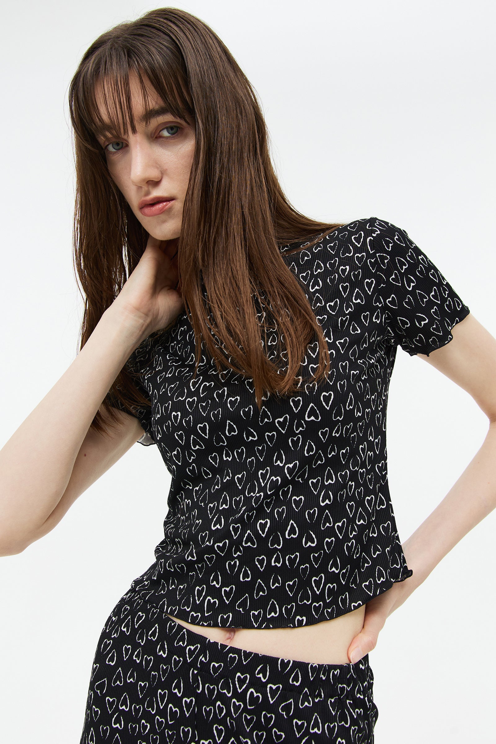 HEART PATTERN HALF KNIT TOP_BLACK
