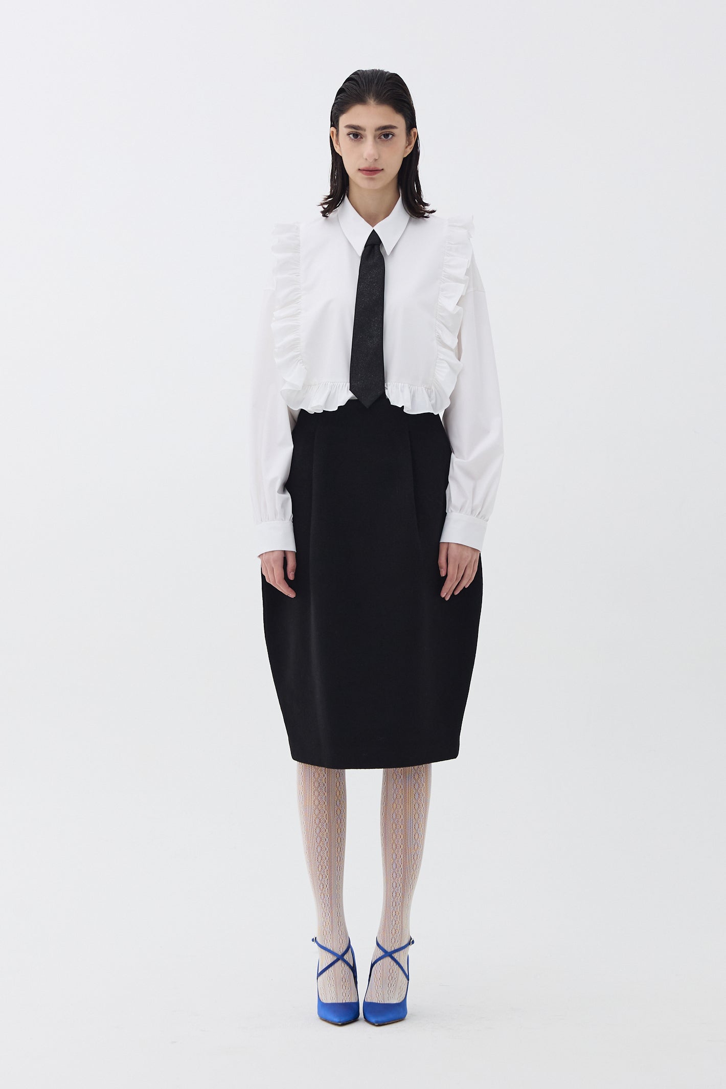 ROUNDED-FRONT SKIRT_BLACK