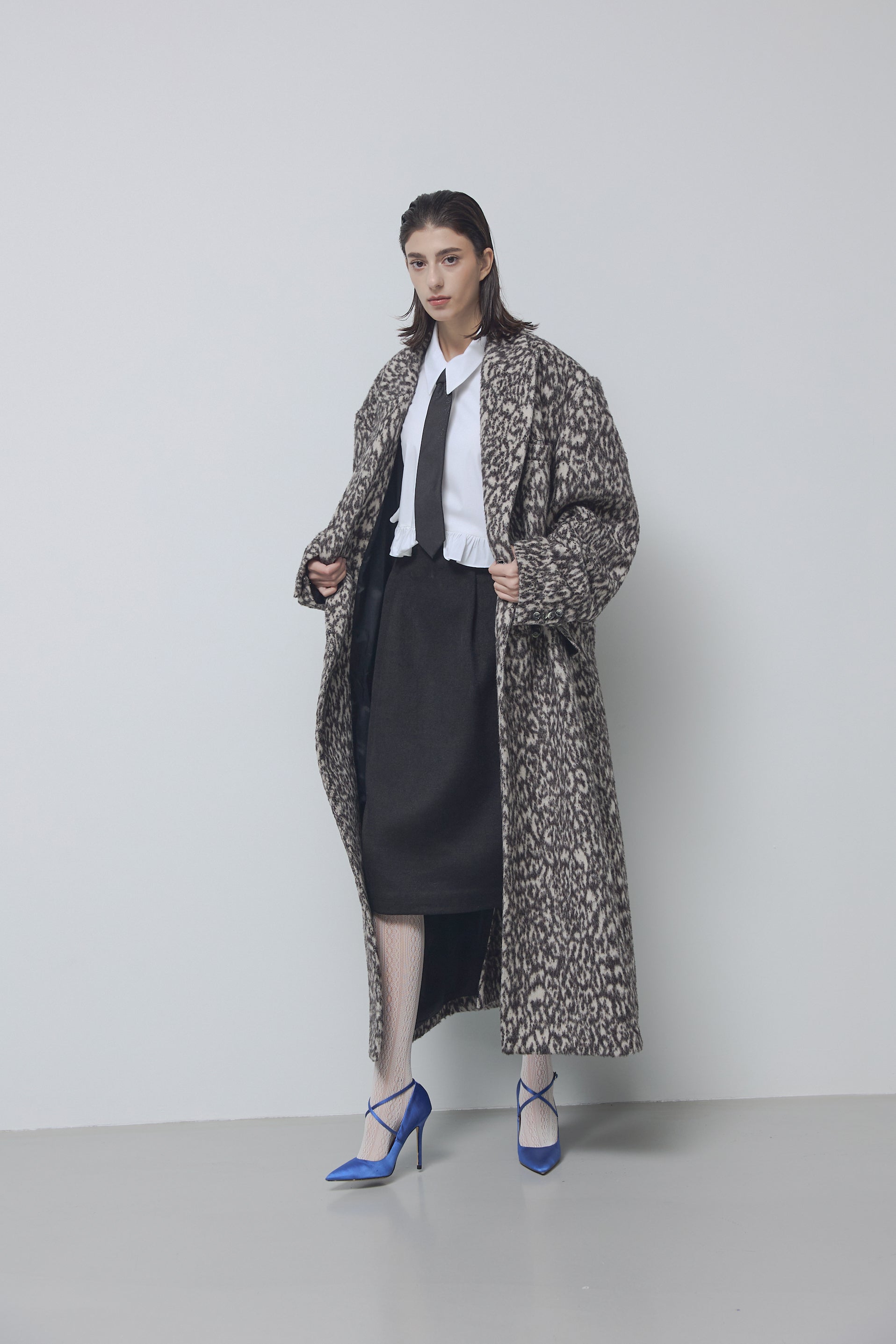 BLACK & WHITE HAIRY OVER COAT_MULTI