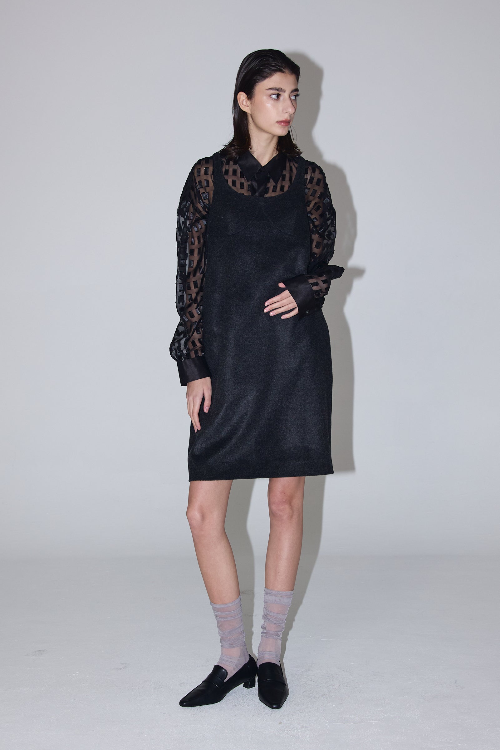 ARC-DETAIL WOOL DRESS_CHARCOAL