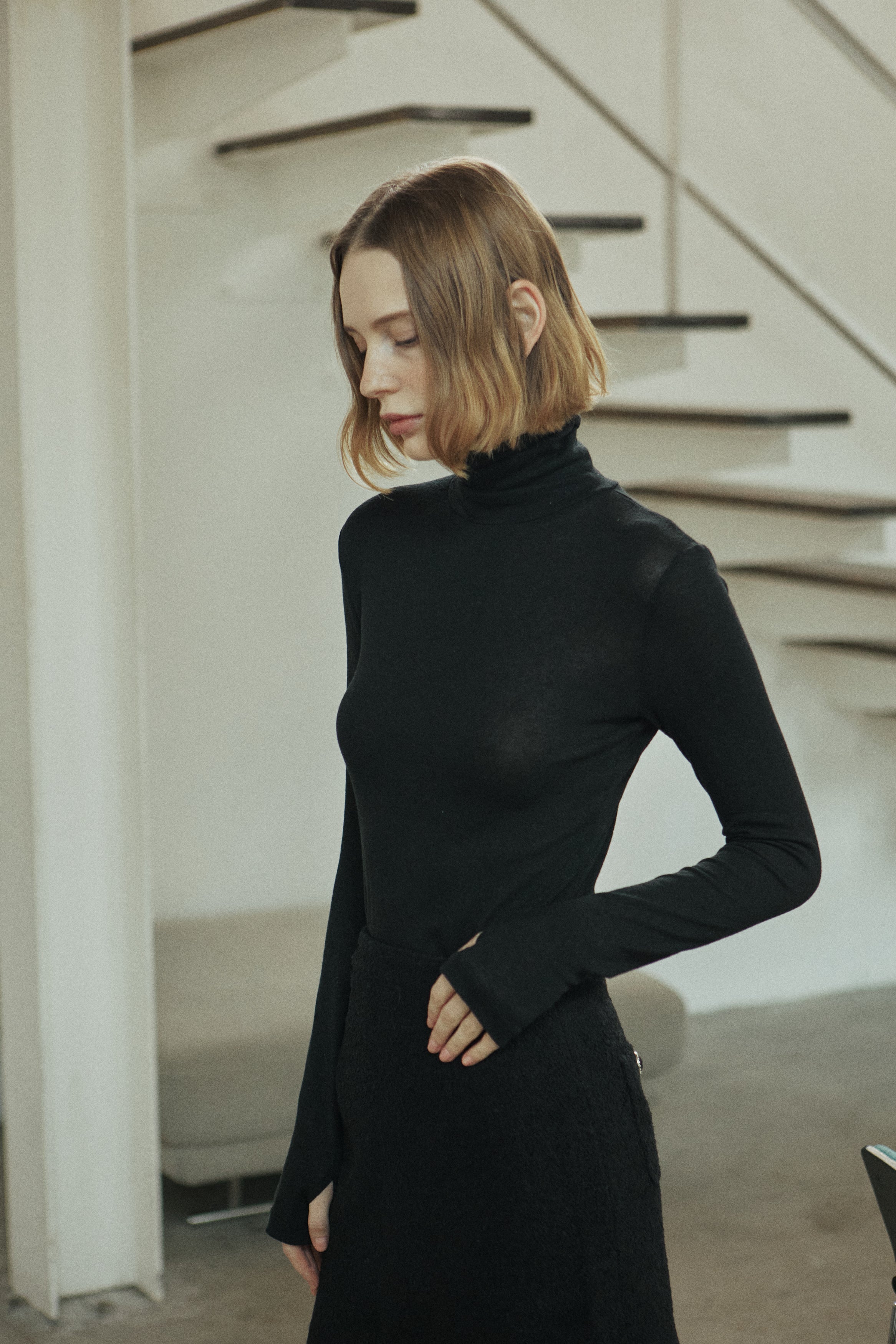 BASIC TURTLENECK T-SHIRT_BLACK