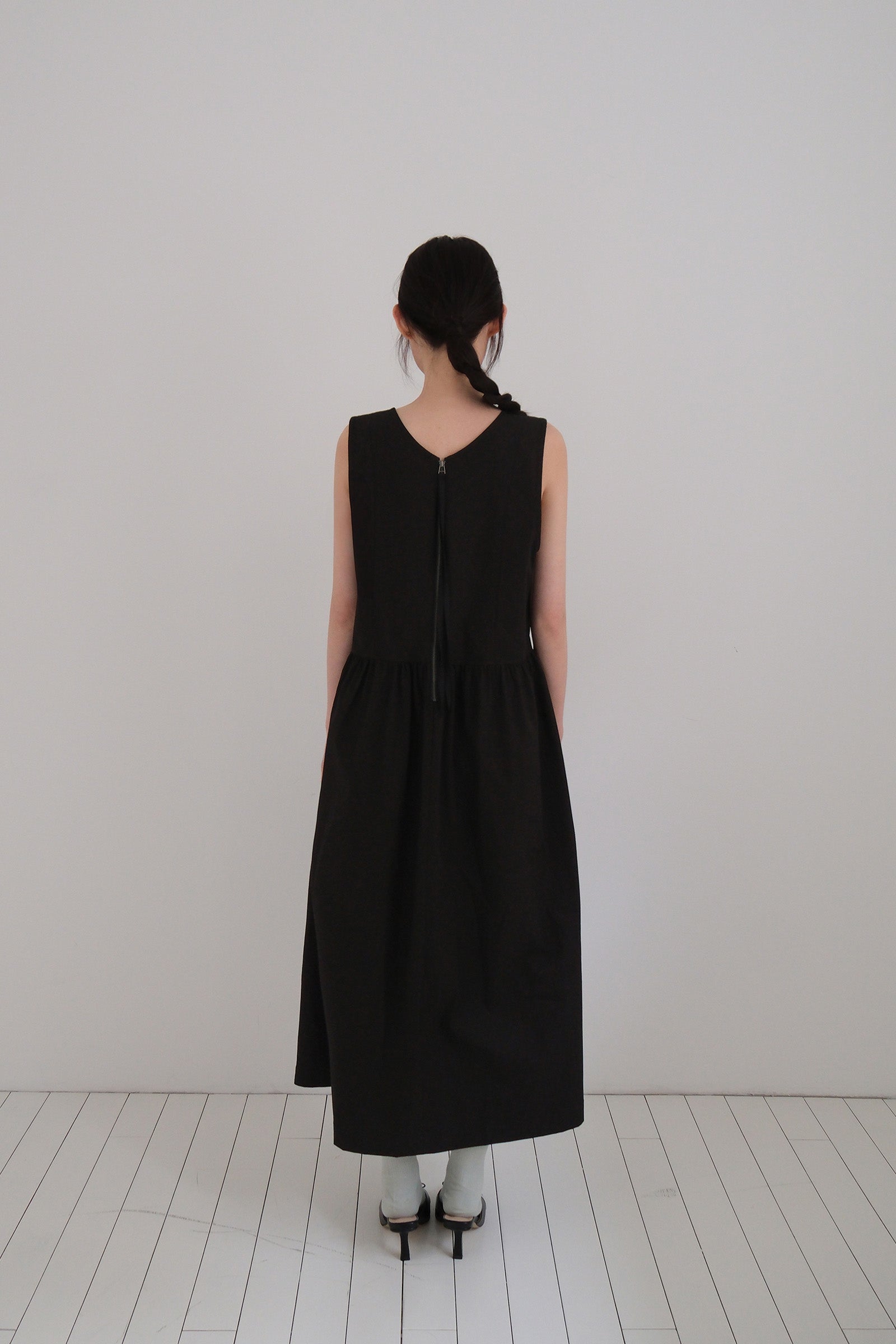 MOUI LINE MAXI SHIRRING DRESS_BLACK