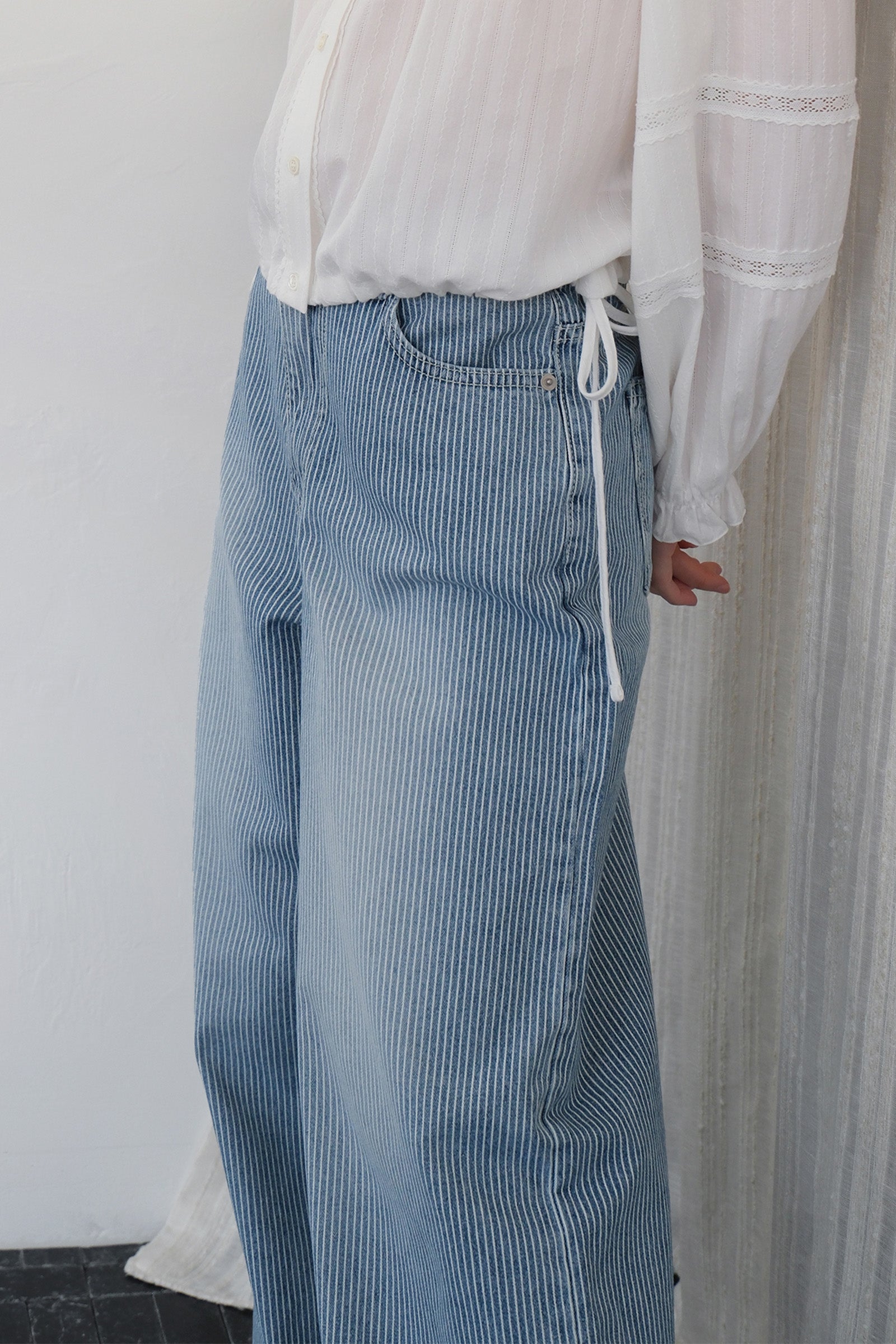 MOUI STRIPE DENIM PANTS_MID BLUE