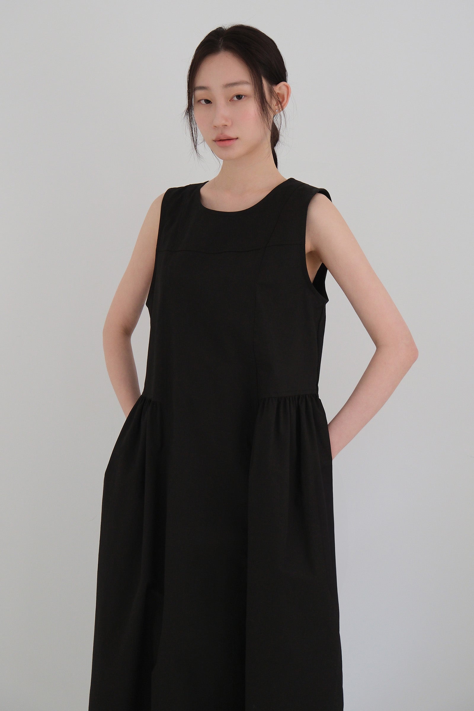 MOUI LINE MAXI SHIRRING DRESS_BLACK
