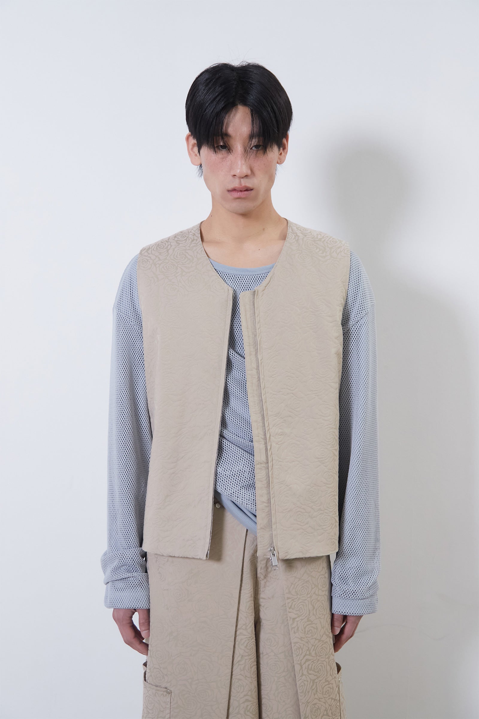 [MEN] FLOWER JACQUARD BELTED VEST_BEIGE