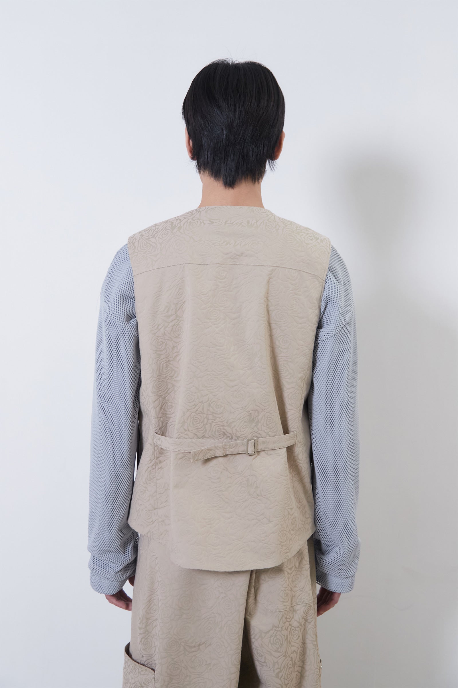 [MEN] FLOWER JACQUARD BELTED VEST_BEIGE