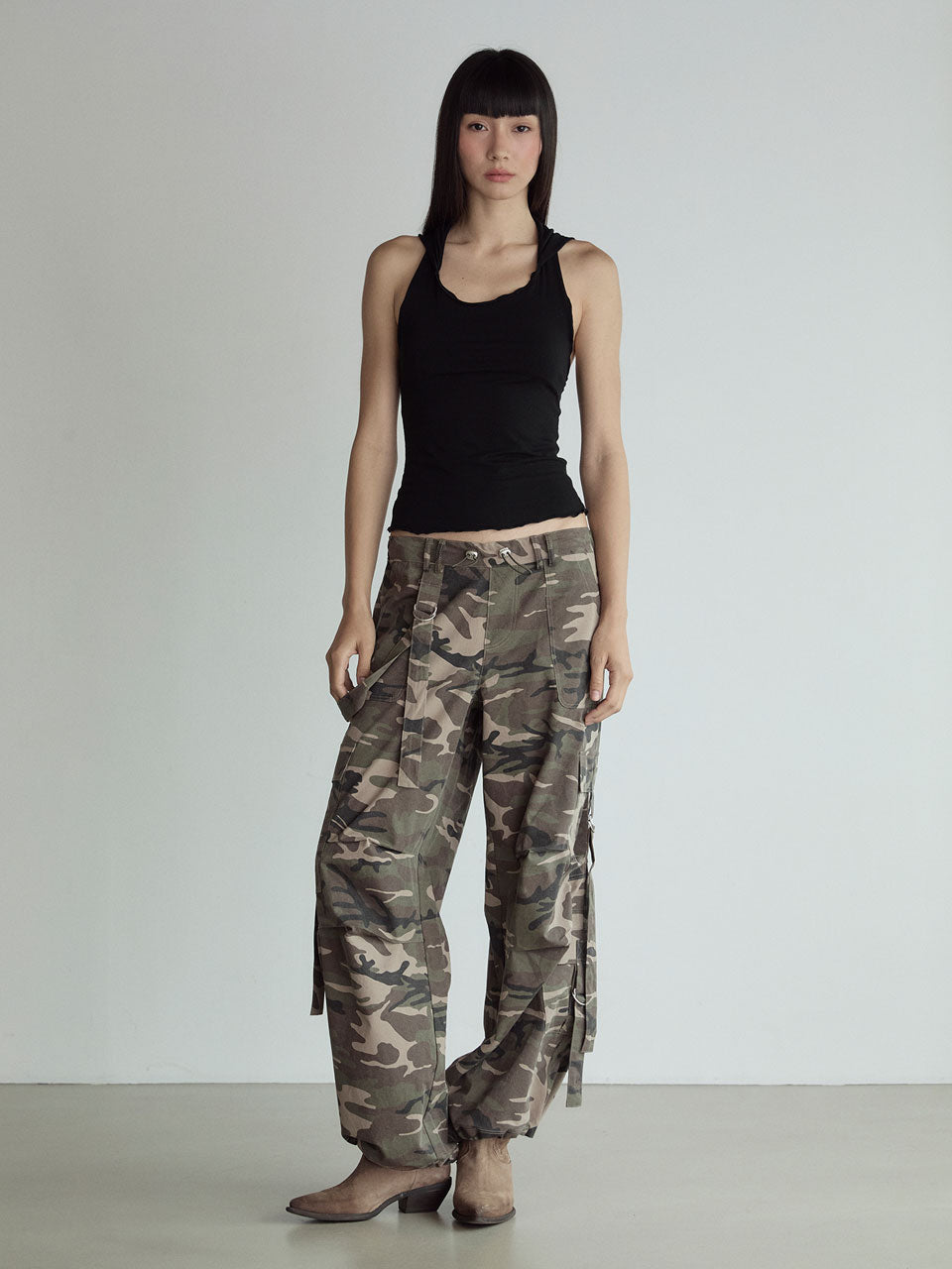 HOOD SLEEVELESS TOP_BLACK
