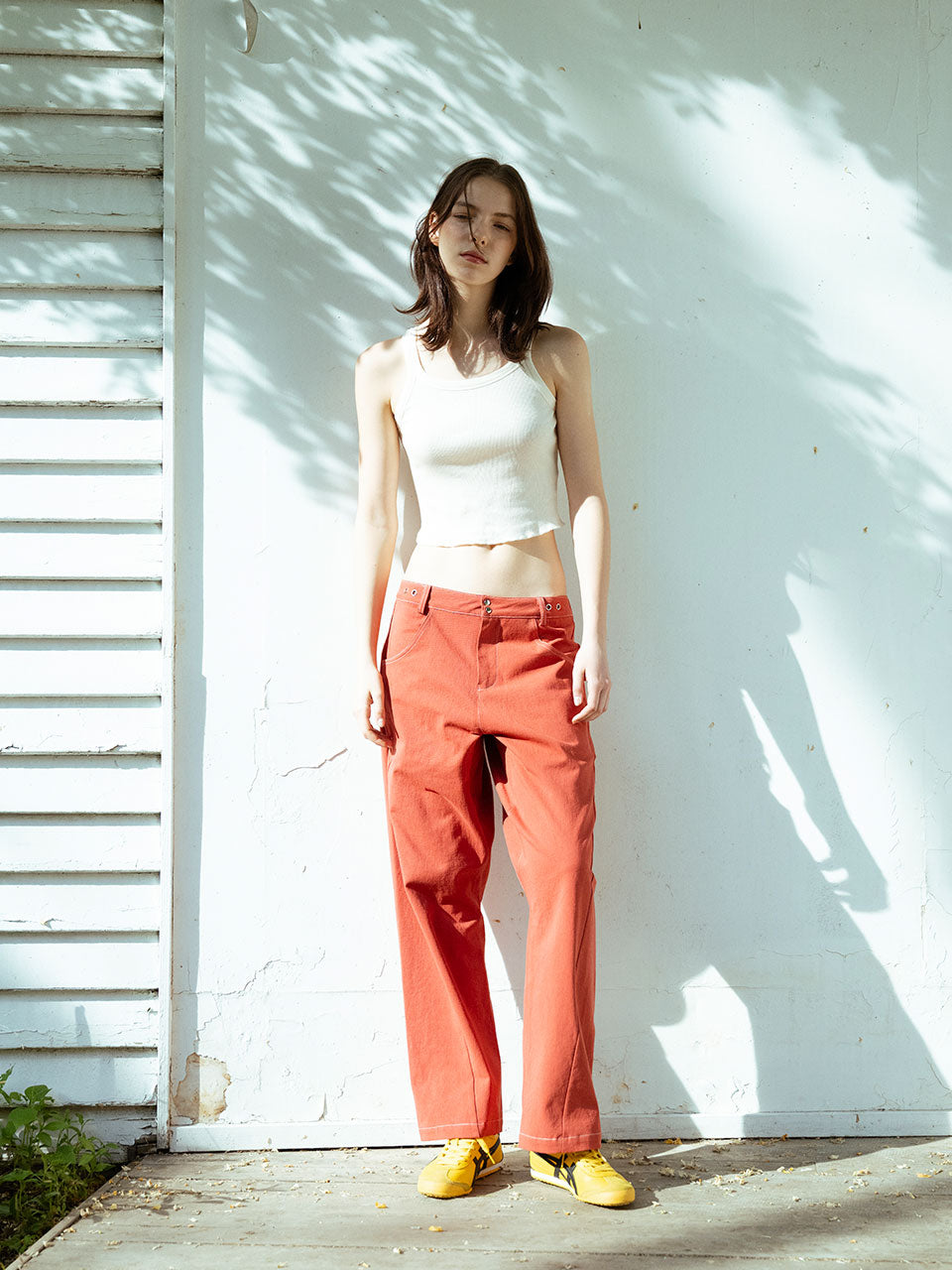 VISUS, PANTALON EN COTON SURPIQUÉ_ROUGE ARGILE